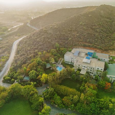 Essentia Luxury Resort & Spa Удайпур Екстериор снимка