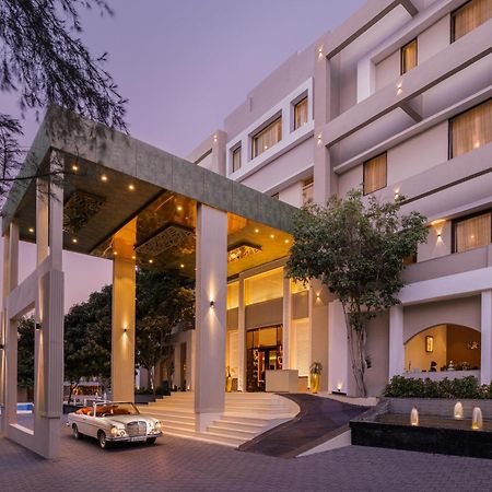Essentia Luxury Resort & Spa Удайпур Екстериор снимка