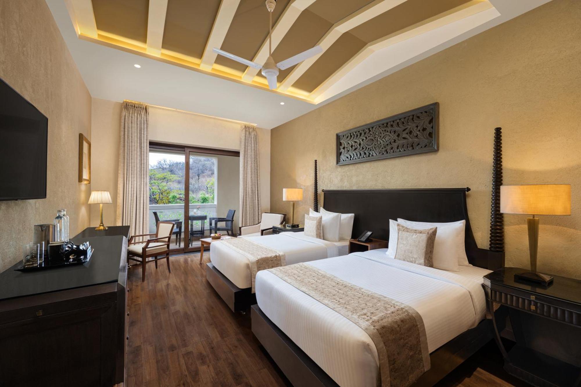 Essentia Luxury Resort & Spa Удайпур Екстериор снимка