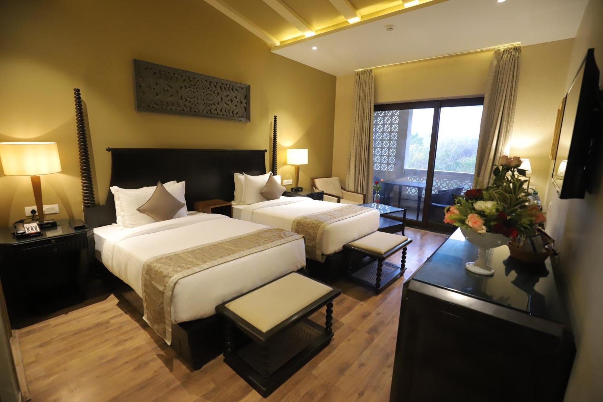 Essentia Luxury Resort & Spa Удайпур Екстериор снимка