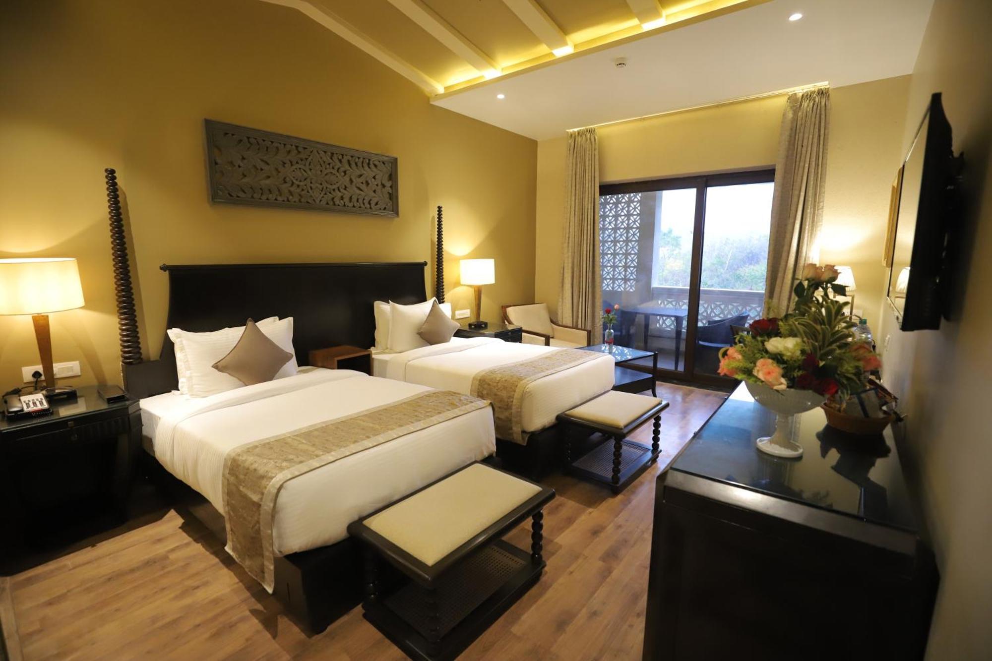 Essentia Luxury Resort & Spa Удайпур Екстериор снимка