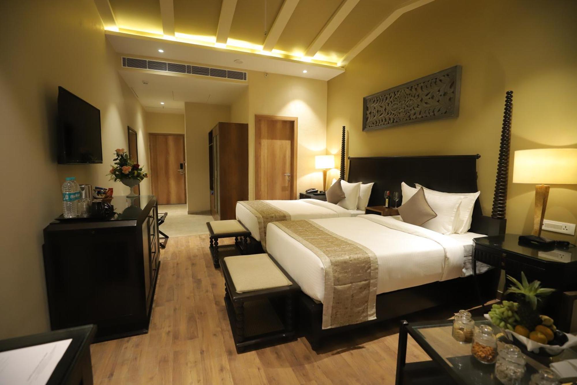 Essentia Luxury Resort & Spa Удайпур Екстериор снимка