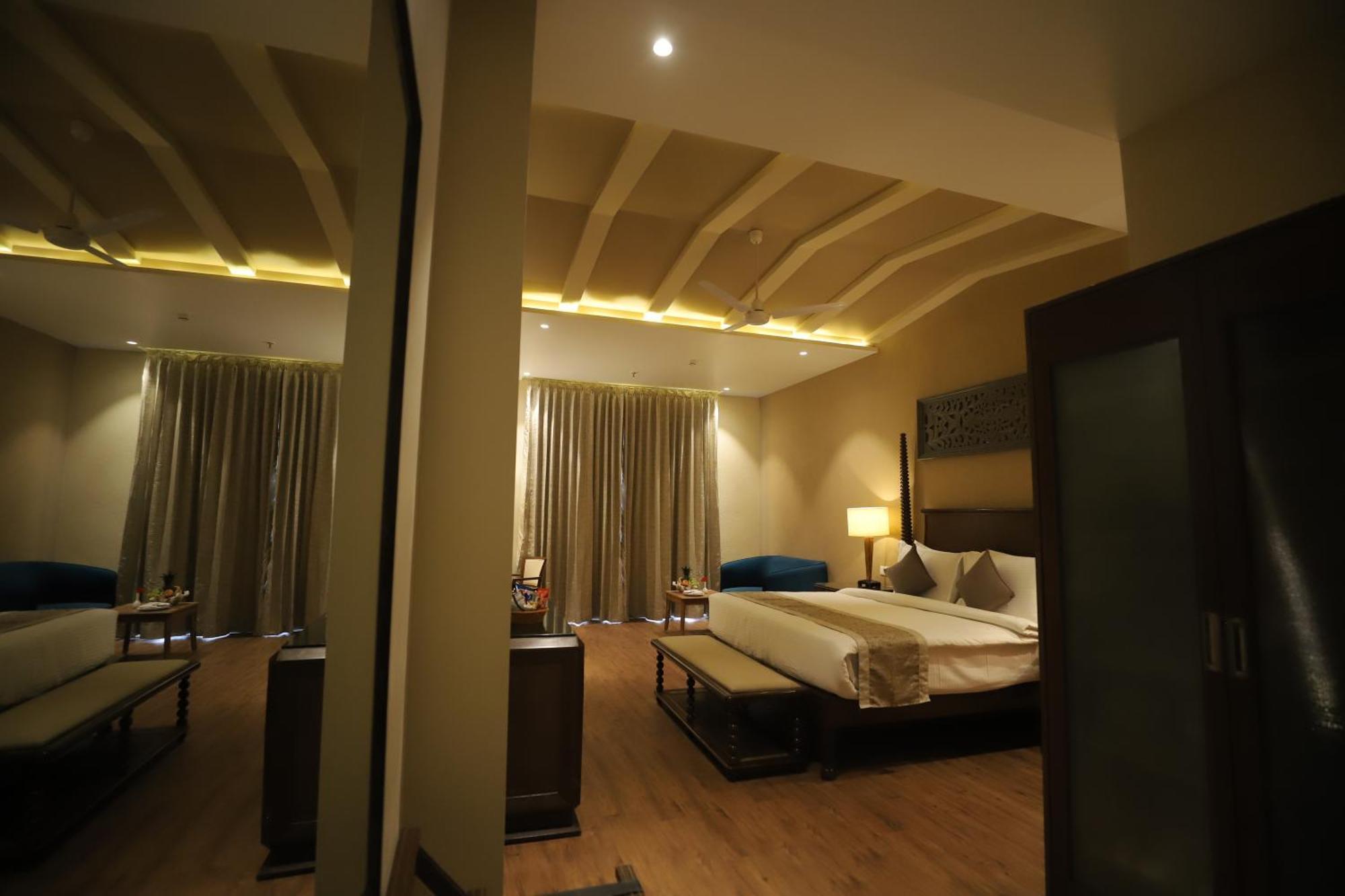 Essentia Luxury Resort & Spa Удайпур Екстериор снимка